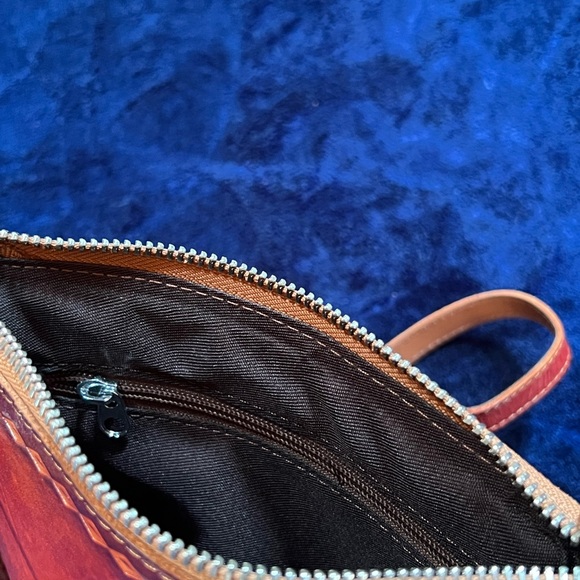 💗💗✨✨Hand made cross body authentic Hawaiian bag made with real leather.✨✨💖💖 - Picture 5 of 6